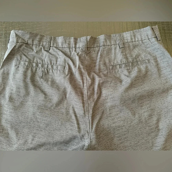 PGA TOUR Golf Shorts Mens 38 Gray & Light Gray Casual Active Flat Front Outdoors - Picture 3 of 6